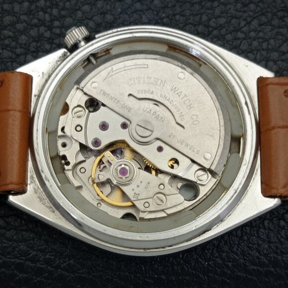 Vintage 1985 Citizen Automatic Mens Silver Watch W/daydate & Red accents - Picture 10 of 10